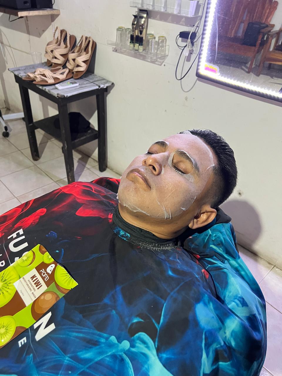 Mascarilla facial en aplicación